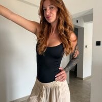 Live nude cam model Laurahorney_xo on Stripchat