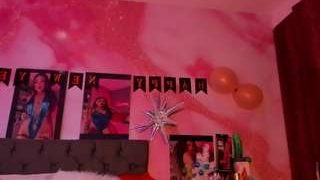 Live nude cam model scarlett-harper on Camsoda