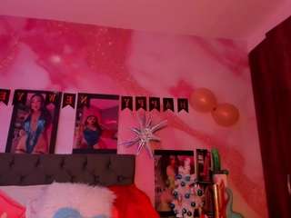 Live nude cam model scarlett-harper on Camsoda