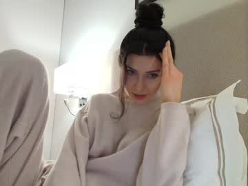 Milla_bella — Nude Cam Girl on Chaturbate Adult webcam host milla_bella at Chaturbate