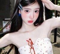 Adult webcam host 2Zoe at Stripchat