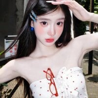 Adult webcam host 2Zoe at Stripchat