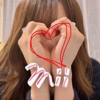 Adult webcam host Mii_v_v at Stripchat