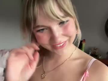 Kittengirlxo — Nude Cam Girl on Chaturbate — Chaturbate