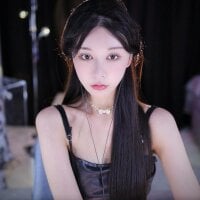 Live nude cam model Bella-999 on Stripchat