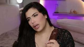 Live nude cam model kylie-ross on Camsoda