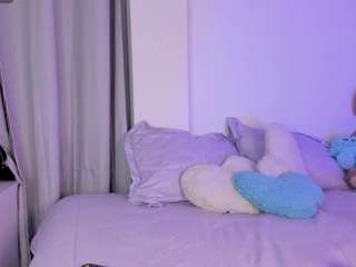 Live nude cam model liliimoon on Camsoda