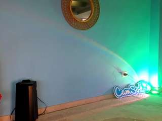 Live nude cam model michellangels on Camsoda