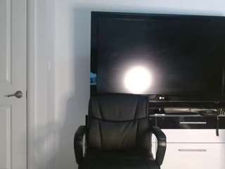 Live nude cam model realdiamonddoll on Camsoda