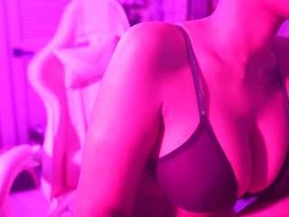 Adult webcam host katt-leya at   Camsoda