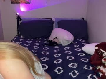 Elliee81 — Live Nude Cam on Chaturbate Adult webcam host elliee81 at Chaturbate