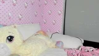 Live nude cam model naomisimone on Camsoda