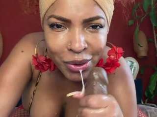 Live nude cam model niaharris on Camsoda