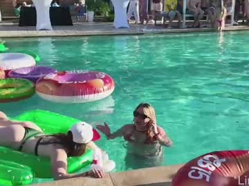 Busbuddies — Private Show on Chaturbate Adult webcam host busbuddies at Chaturbate