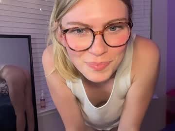 Elliee81 — Live Nude Cam on Chaturbate Adult webcam host elliee81 at Chaturbate