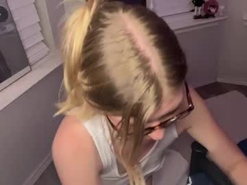 Elliee81 — Live Nude Cam on Chaturbate Live nude cam model elliee81 on Chaturbate