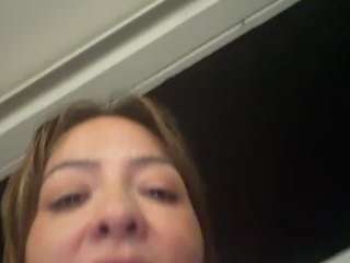 Live nude cam model anastaxialynn on Camsoda