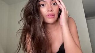 Poutyselena — Private Show on Chaturbate Adult webcam host poutyselena at Chaturbate
