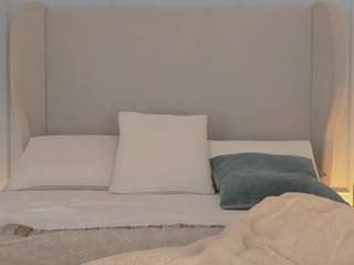 Live nude cam model chloedee on Camsoda