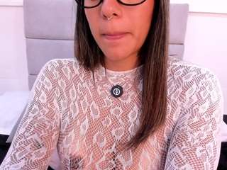 Live nude cam model hannawilliams on Camsoda