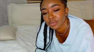 Live nude cam model siennacole on Camsoda