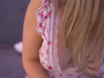 Telladreamer_ — Nude Cam Girl on Chaturbate Live nude cam model telladreamer_ on Chaturbate