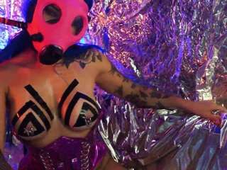 Live nude cam model madymonroe on Camsoda