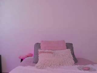 Live nude cam model nicoleriveraa on Camsoda