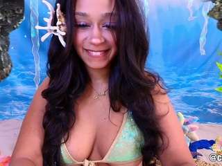 Live nude cam model noahbensi on Camsoda