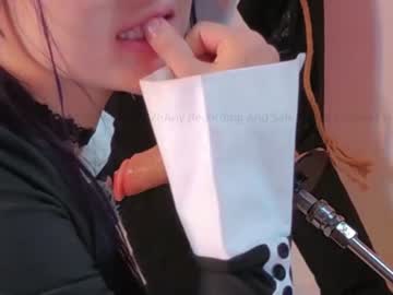 Mollyflwers — Private Show on Chaturbate Adult webcam host mollyflwers at Chaturbate