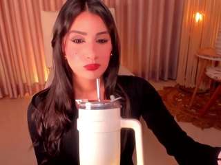 Live nude cam model daphne-walton on Camsoda