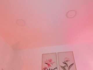 Live nude cam model hanasmitth on Camsoda