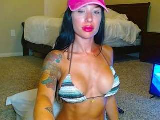 Live nude cam model tighttinymilf on Camsoda