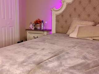 Adult webcam host kennasavage at   Camsoda