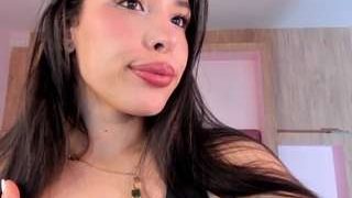 Live nude cam model veronica-garcia on Camsoda