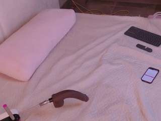 Adult webcam host kylie-ross at   Camsoda