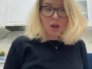 Live nude cam model mikagray on Camsoda